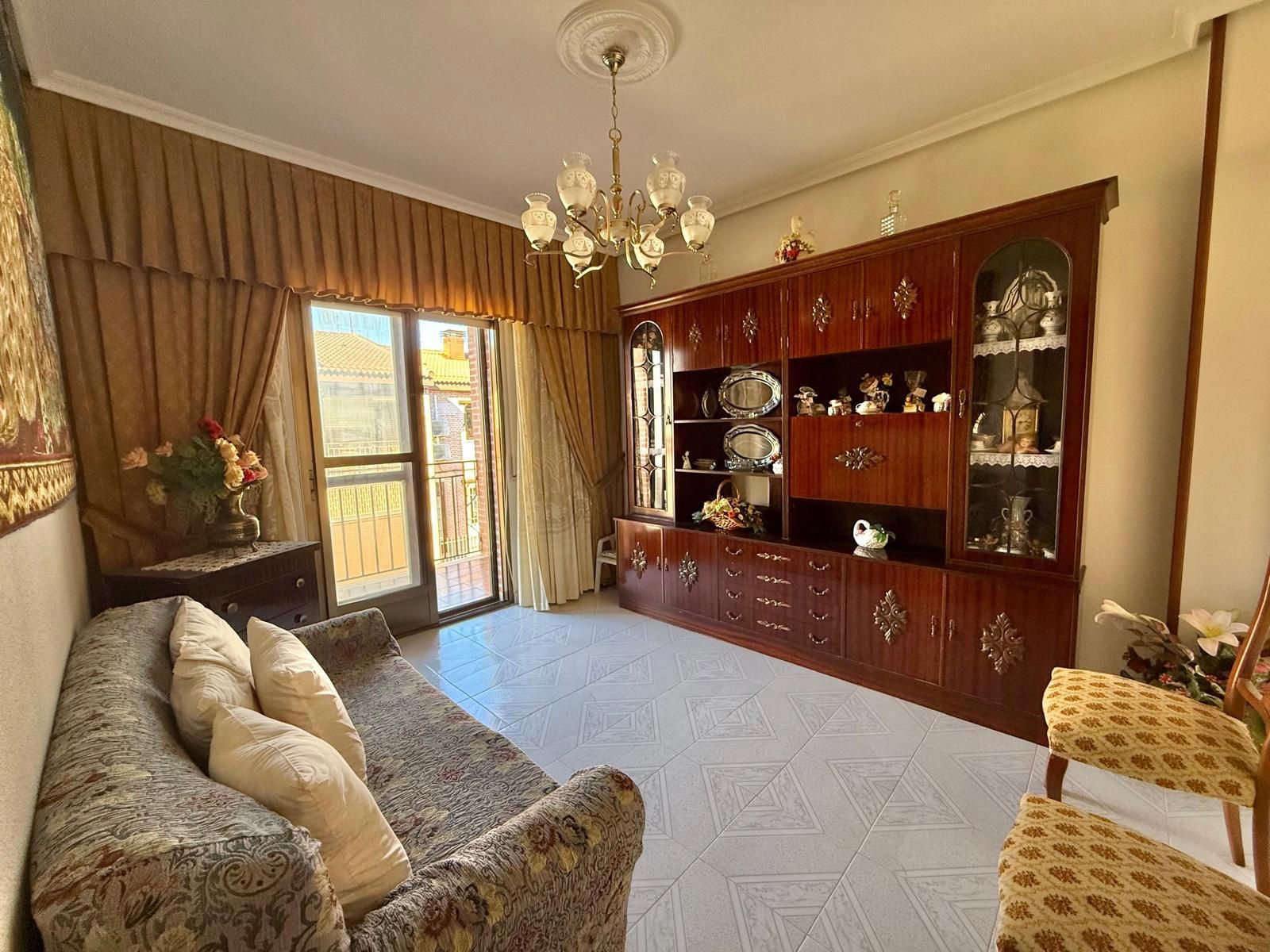 CHALET UNIFAMILIAR EN CALLE SIMÓN BOLÍVAR, MARCHAMALO