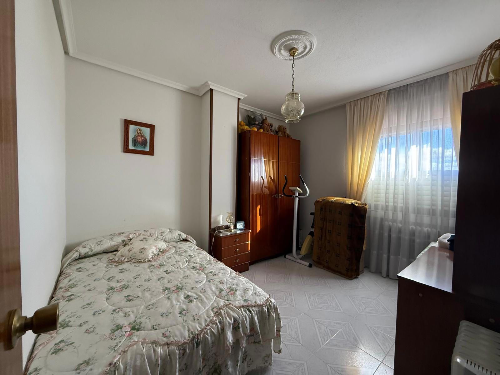CHALET UNIFAMILIAR EN CALLE SIMÓN BOLÍVAR, MARCHAMALO