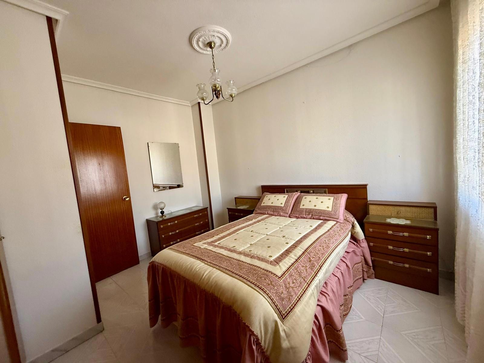 CHALET UNIFAMILIAR EN CALLE SIMÓN BOLÍVAR, MARCHAMALO