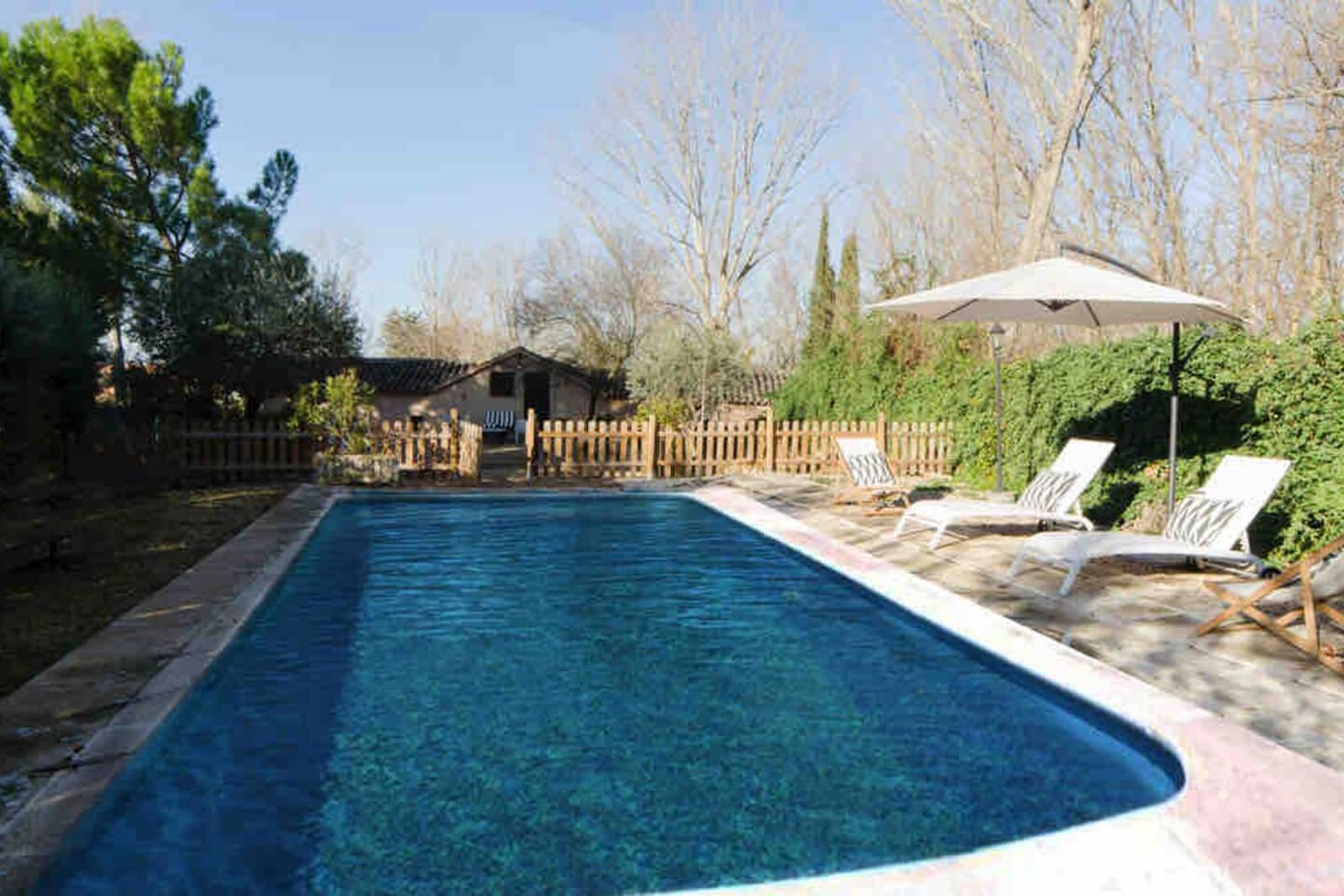 Piscina - CHALET INDEPENDIENTE EN CALLE LA FUENTE, HERAS DE AYUSO.