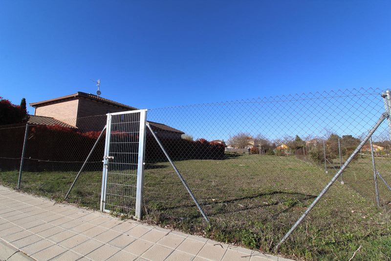 Parcela en venta Chiloeches, Guadalajara. Ref: 1111111146. Bravo & López Inmobiliaria