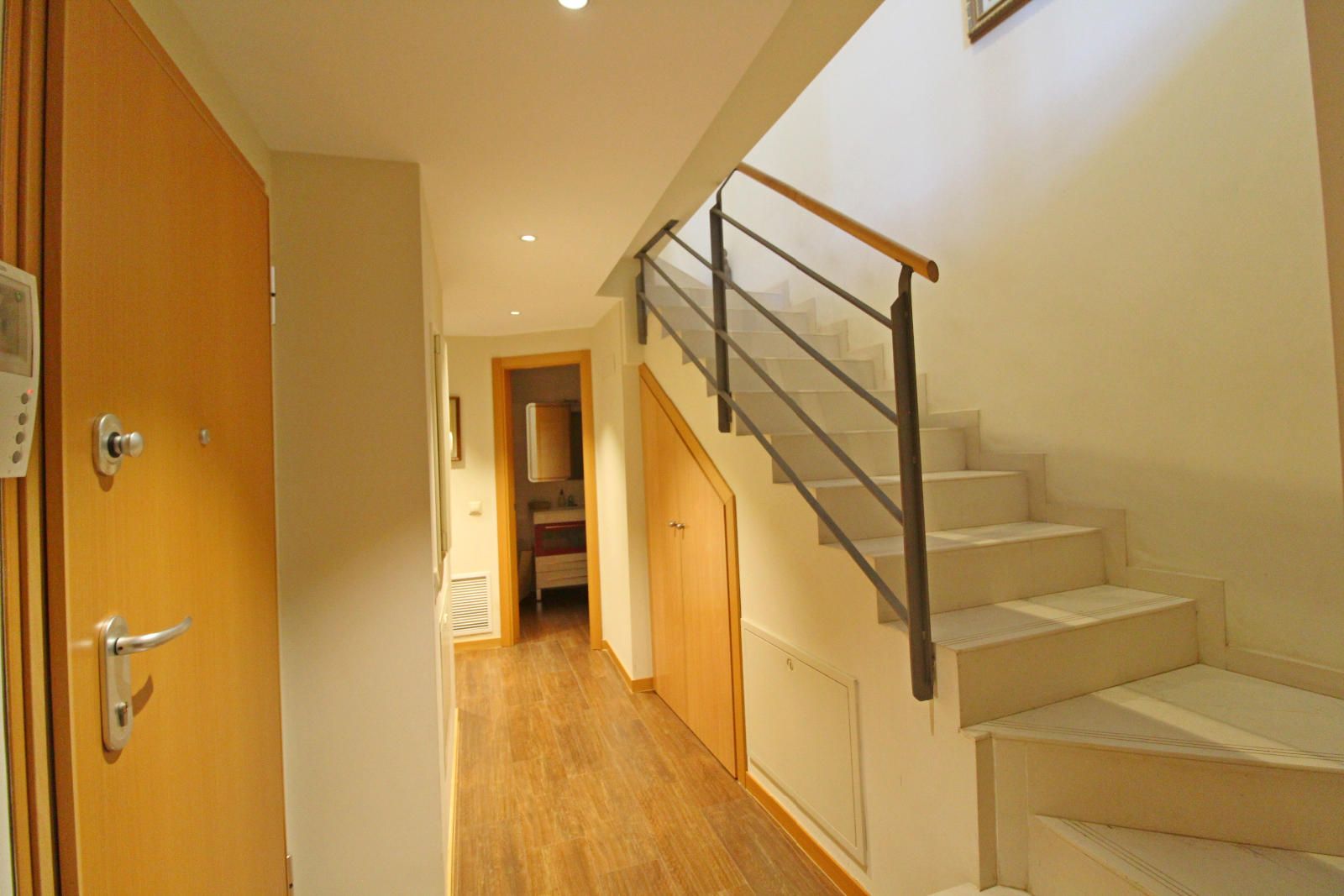 HALL - CALLE DEL FERIAL-ATICO.