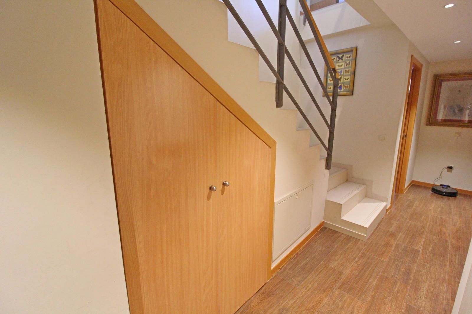 HALL - CALLE DEL FERIAL-ATICO.