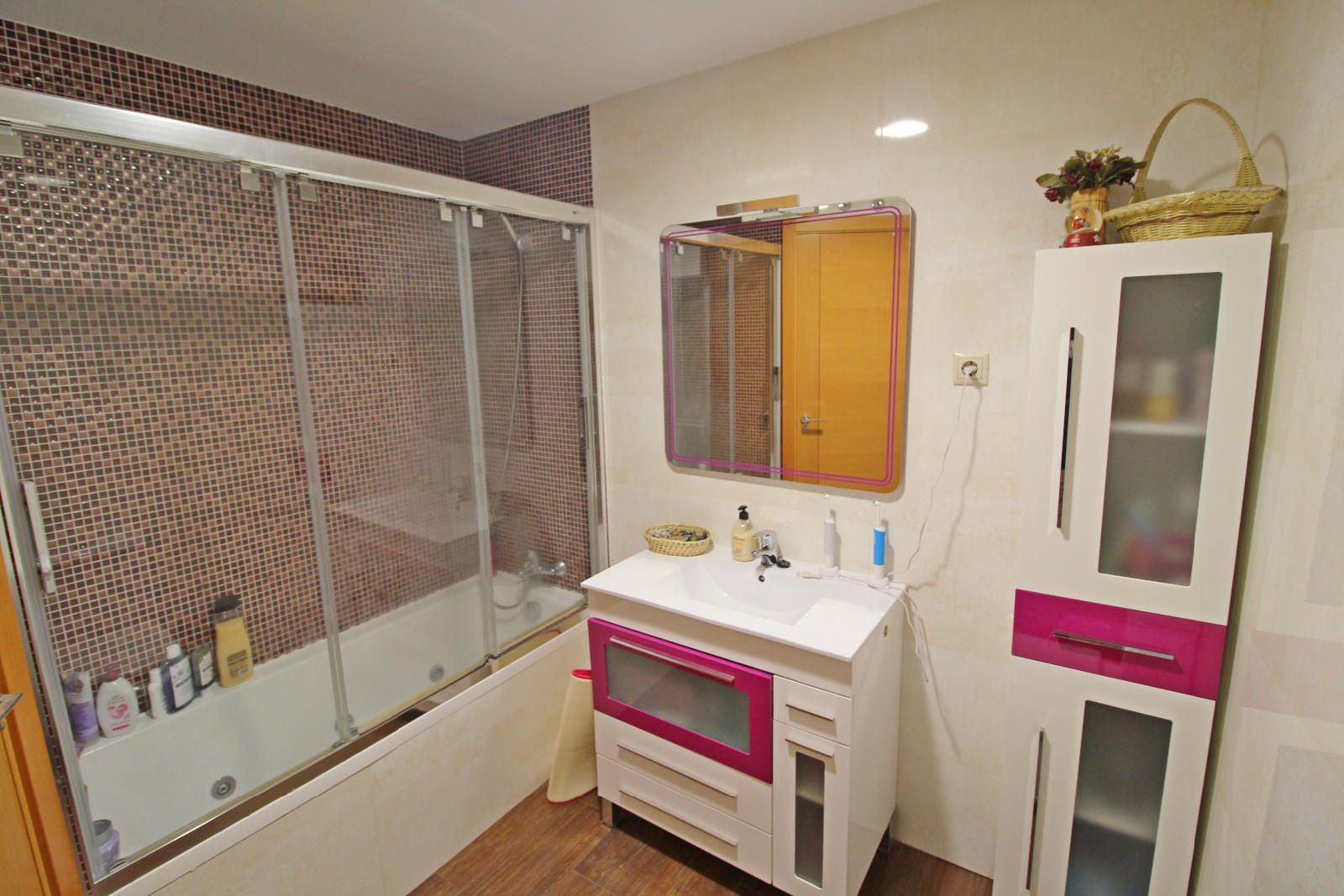 BAÑO - CALLE DEL FERIAL-ATICO.