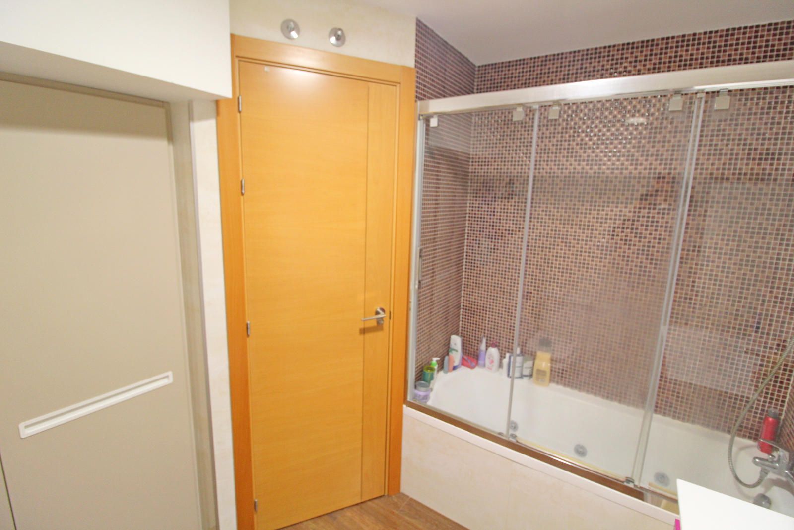 BAÑO - CALLE DEL FERIAL-ATICO.