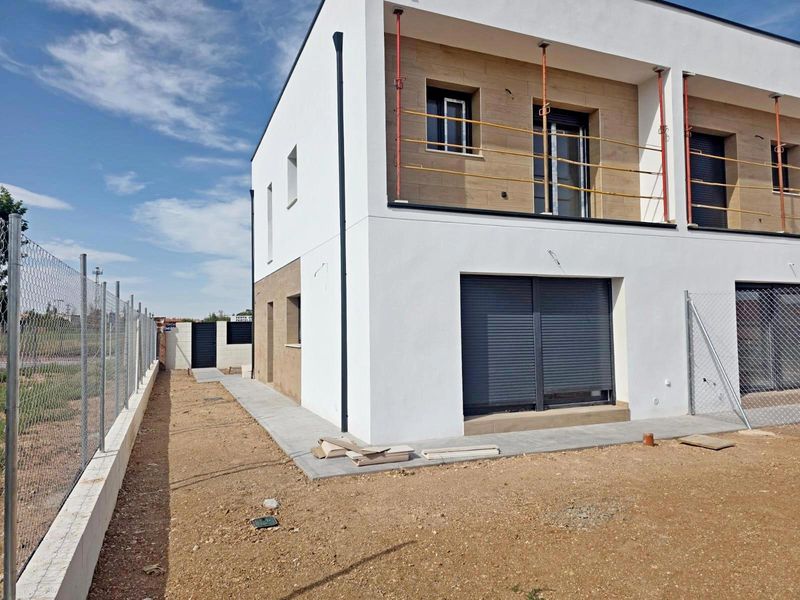 Adosado en venta Yunquera De Henares, Guadalajara. Ref: 1111111157. Bravo & López Inmobiliaria