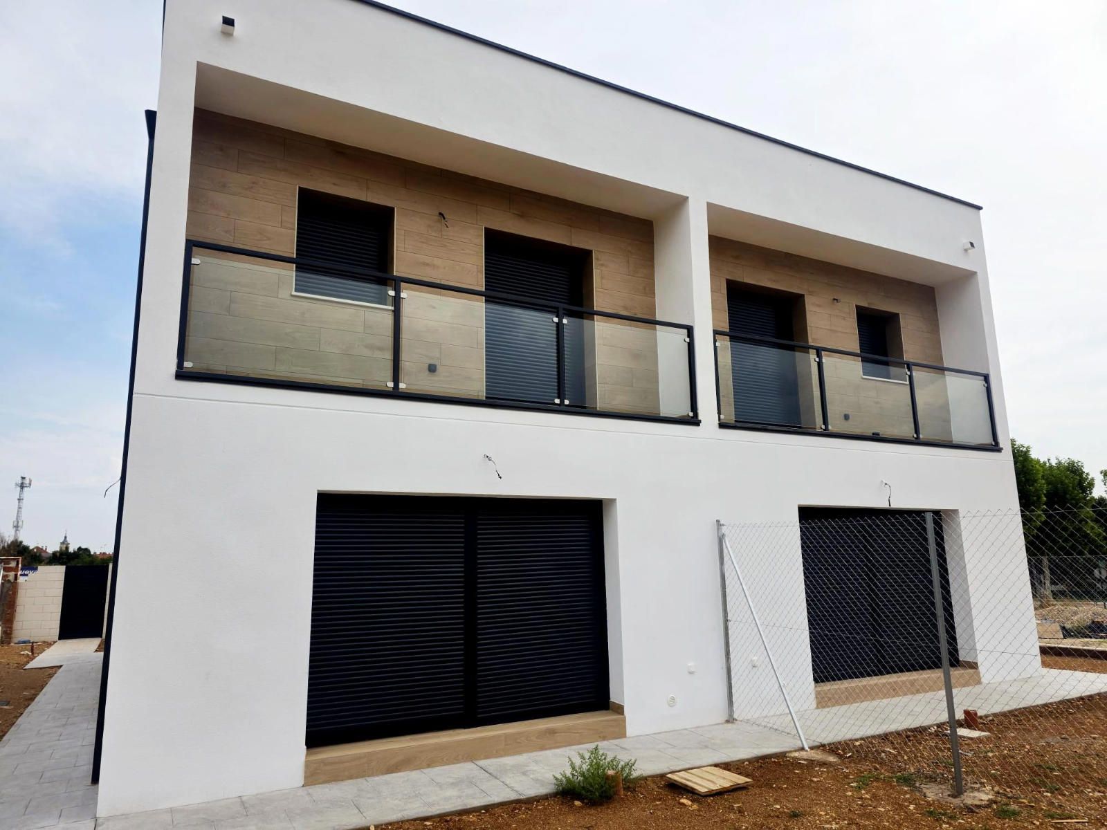Fachada - PAREADO DE OBRA NUEVA EN YUNQUERA DE HENARES.