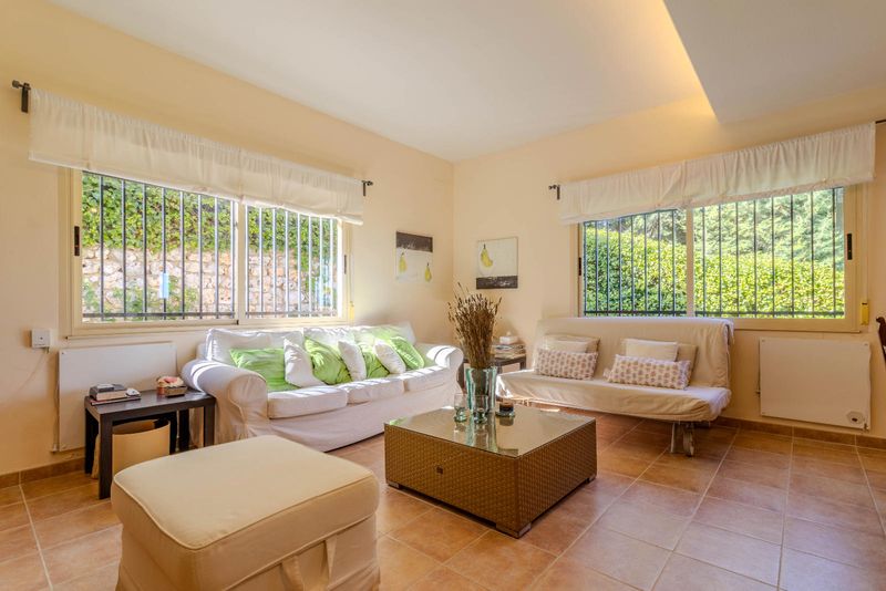 Chalet Independiente en venta Guadalajara. Ref: 50105. Bravo & López Inmobiliaria