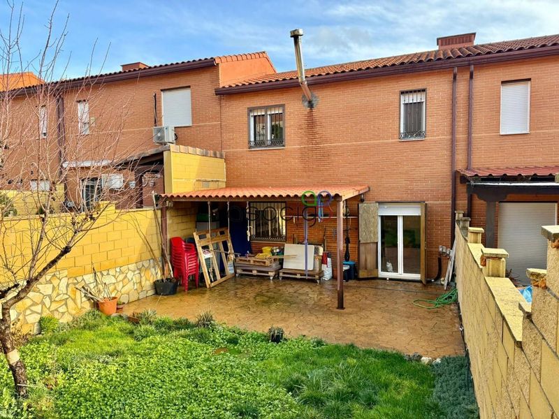 Adosado en venta Chiloeches, Guadalajara. Ref: 50132. Bravo & López Inmobiliaria