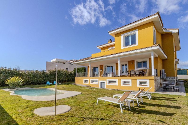 Chalet Independiente en venta Cabanillas del Campo, Guadalajara. Ref: 50135. Bravo & López Inmobiliaria