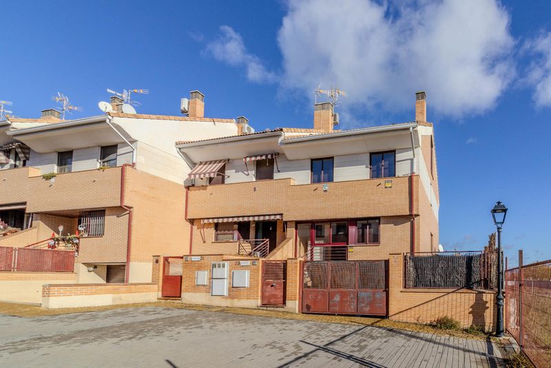 Pareado en venta Guadalajara. Ref: 60220. Bravo & López Inmobiliaria