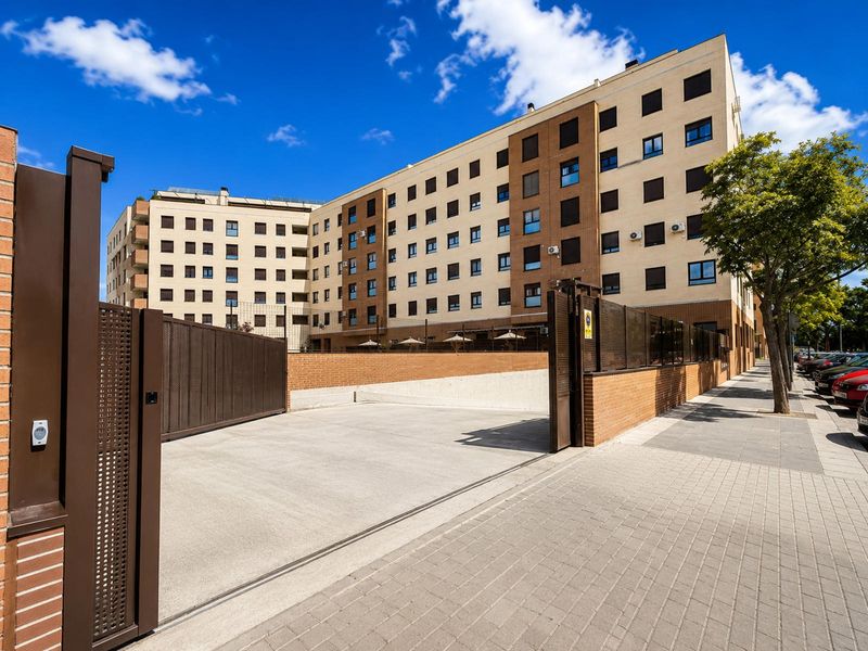 Garaje en venta Azuqueca De Henares, Guadalajara. Ref: 700002. Bravo & López Inmobiliaria