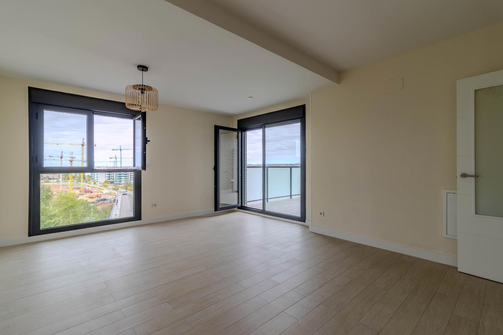 Piso en las Cañas de dos dormitorios y amplia terraza - Foto 10