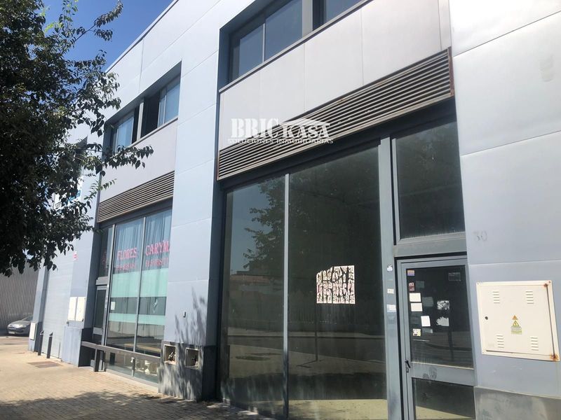 Nave Industrial en venta Sevilla. Ref: 1101. Brickasa