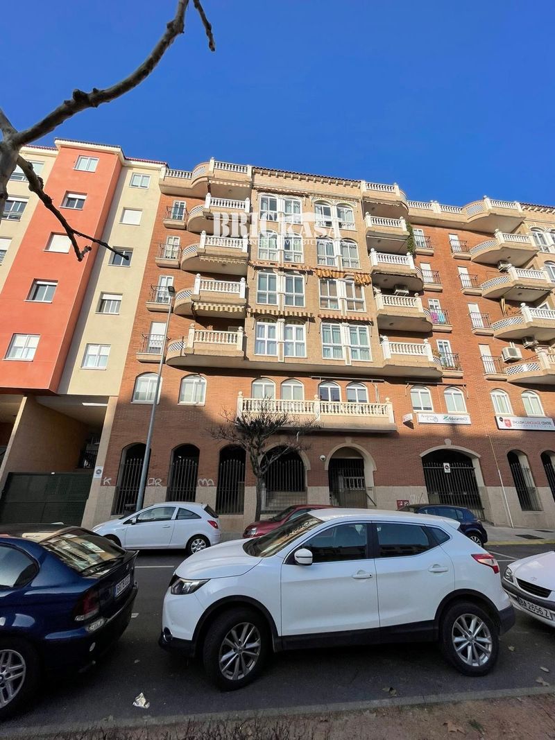 Oficina en venta Cáceres. Ref: 1604. Brickasa