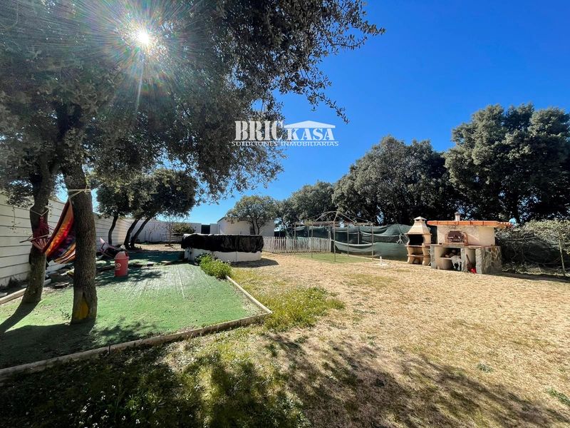 Chalet Independiente en venta Trijueque, Guadalajara. Ref: 1618. Brickasa