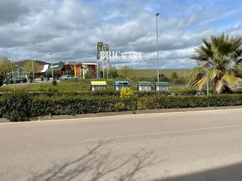 Local Comercial en alquiler Cáceres. Ref: 1700. Brickasa