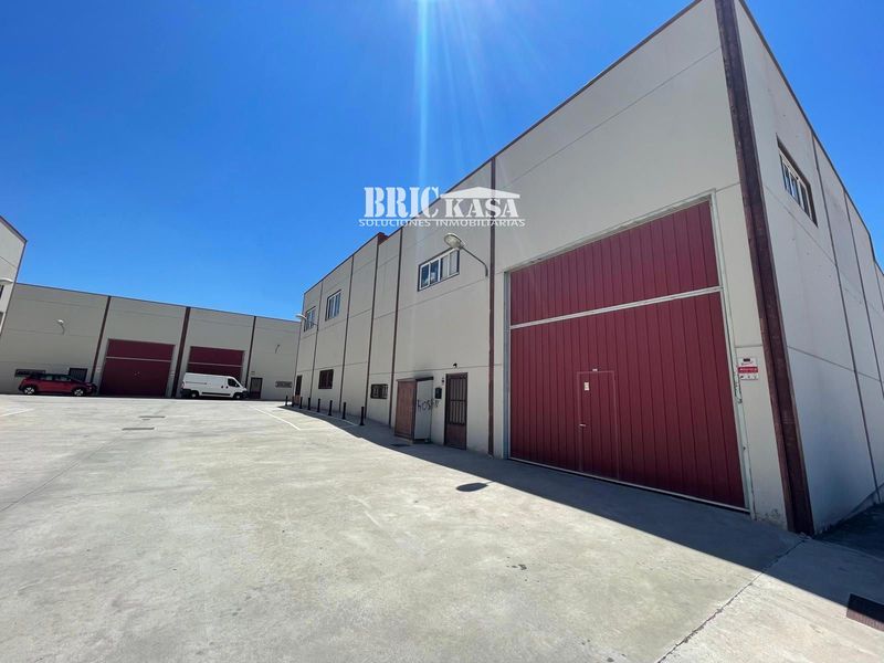 Nave Industrial en venta Chiloeches, Guadalajara. Ref: 1842. Brickasa