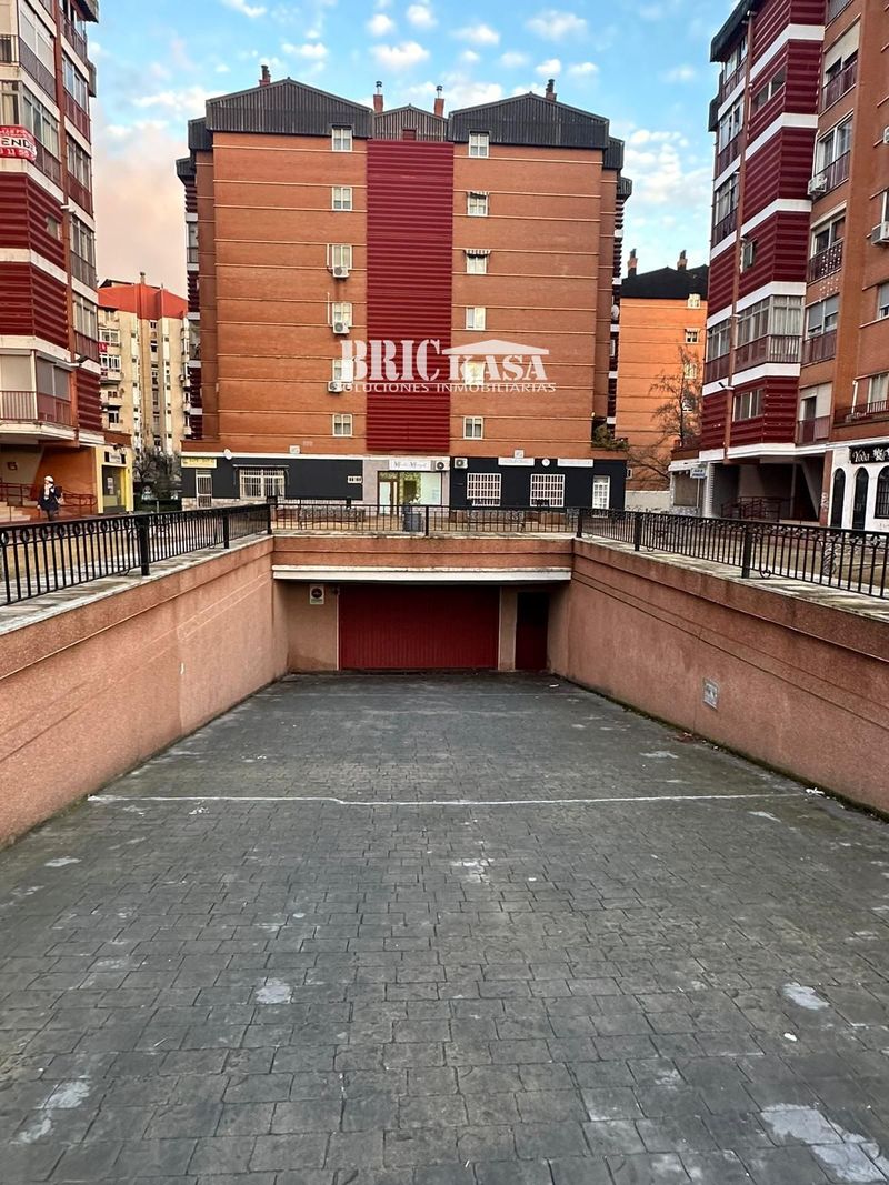 Garaje en venta Cáceres. Ref: 1987. Brickasa
