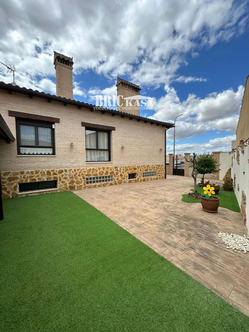 Chalet Independiente en venta Cáceres. Ref: 2064. Brickasa