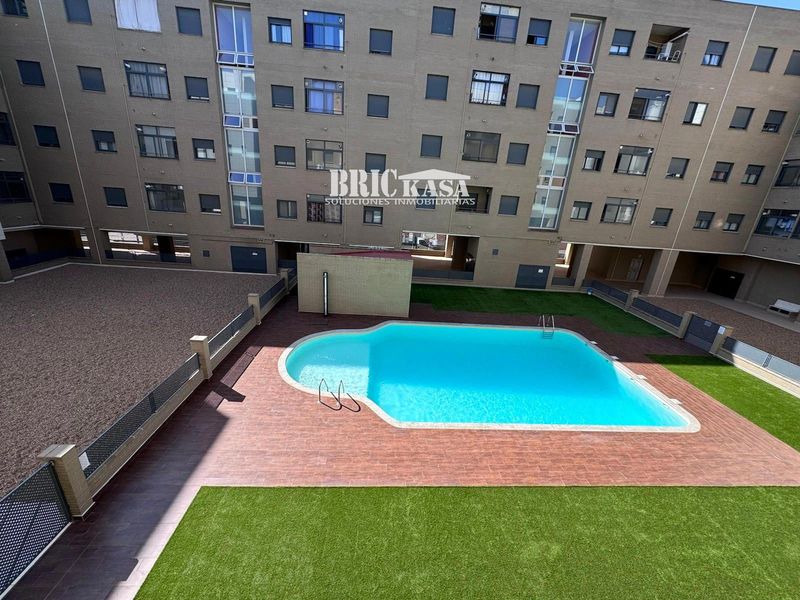 Piso en alquiler Cáceres. Ref: 2092. Brickasa