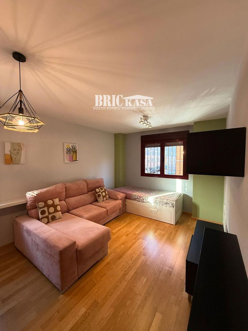 Piso en alquiler Cáceres. Ref: 2146. Brickasa