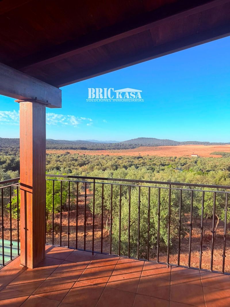 Chalet Independiente en venta Cáceres. Ref: 2332. Brickasa