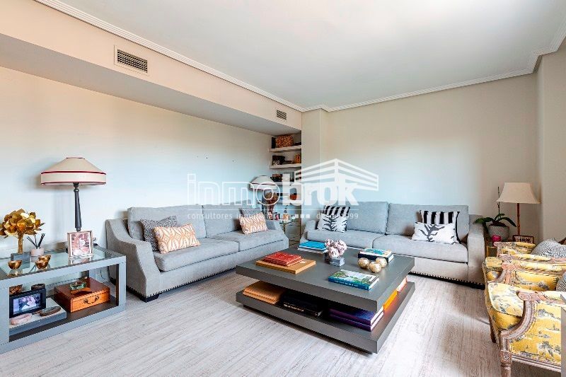 Ático en alquiler Madrid. Ref: 1238. Inmobrok Consultores Inmobiliarios