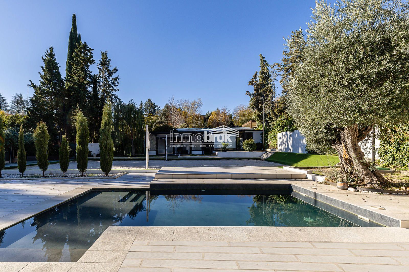 Chalet Independiente en venta Alcobendas, Madrid. Ref: 2637. Inmobrok Consultores Inmobiliarios