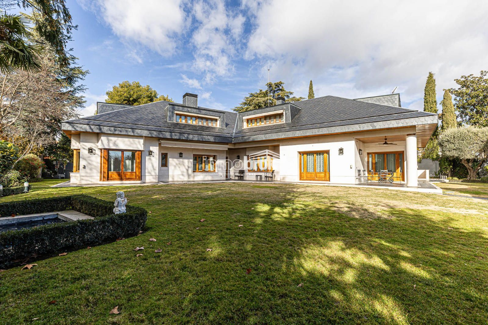 Chalet Independiente en venta Madrid. Ref: 2693. Inmobrok Consultores Inmobiliarios