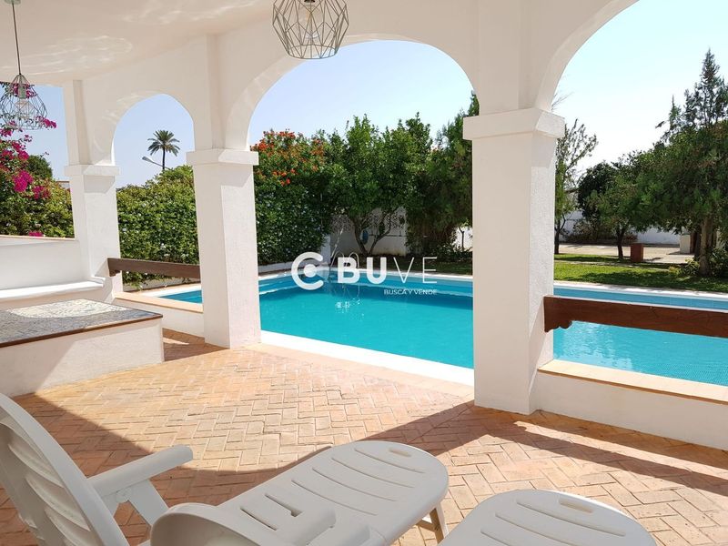 Casa en venta Utrera, Sevilla. Ref: 24135. BUVE.APP