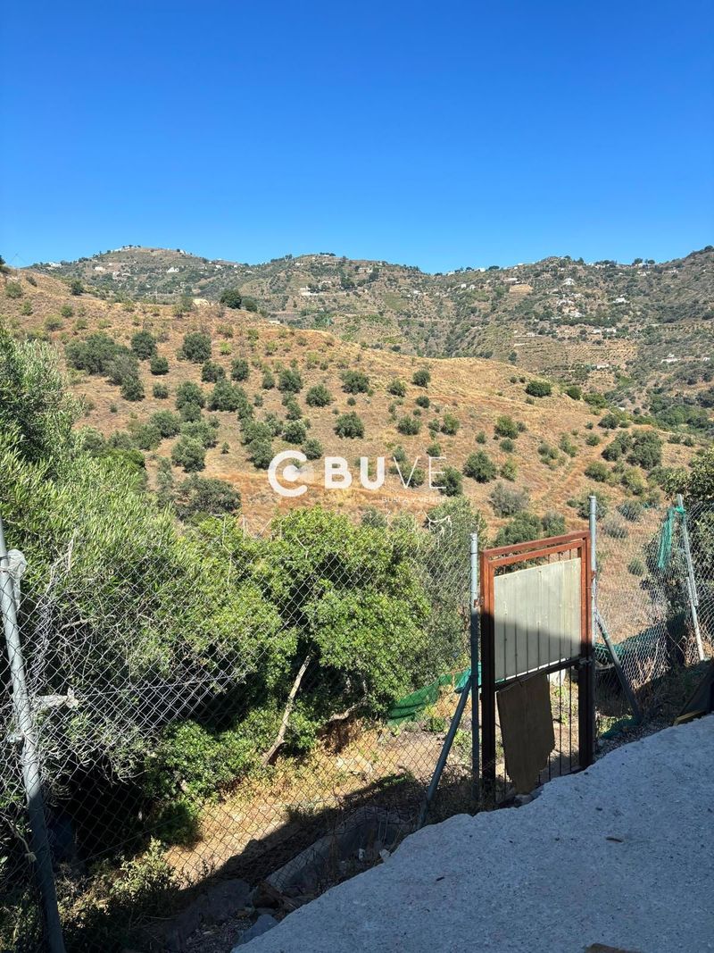 Cases en venda Sayalonga, Málaga. Ref: 32137. BUVE.APP