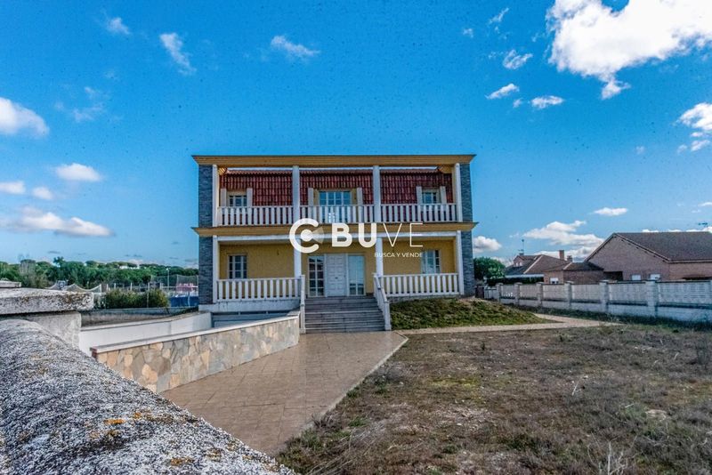 Chalet Independiente en venta Villanueva de Duero, Valladolid. Ref: 34213. BUVE.APP