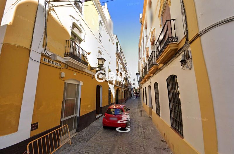 Singular Building for sale Sevilla. Ref: 40696. BUVE.APP
