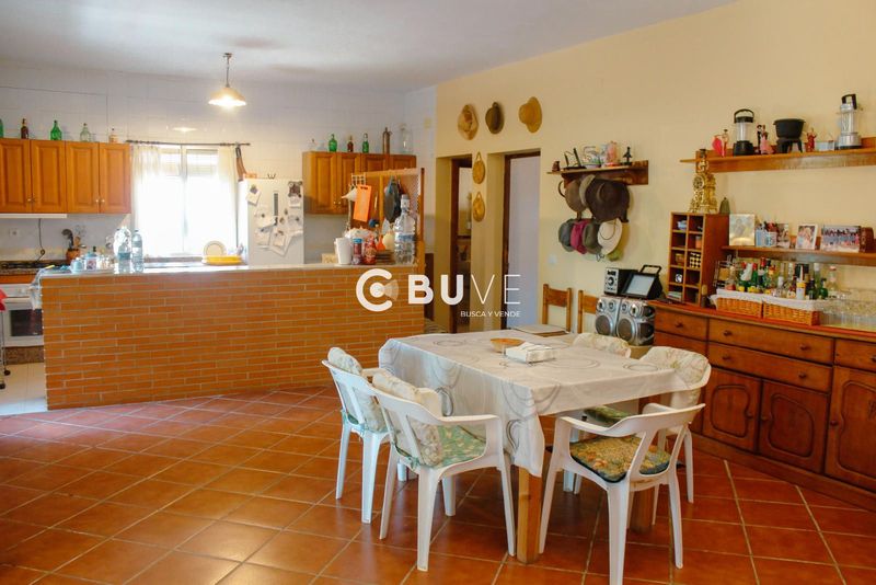 Chalet Independiente en venta Lora Del Rio, Sevilla. Ref: 42663. BUVE.APP