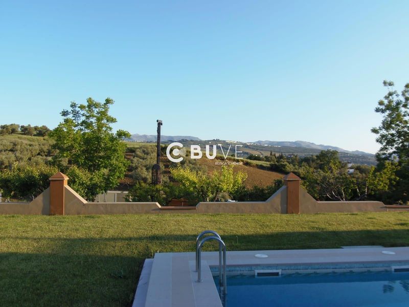 Chalet Independiente en venta Arriate, Málaga. Ref: 44211. BUVE.APP