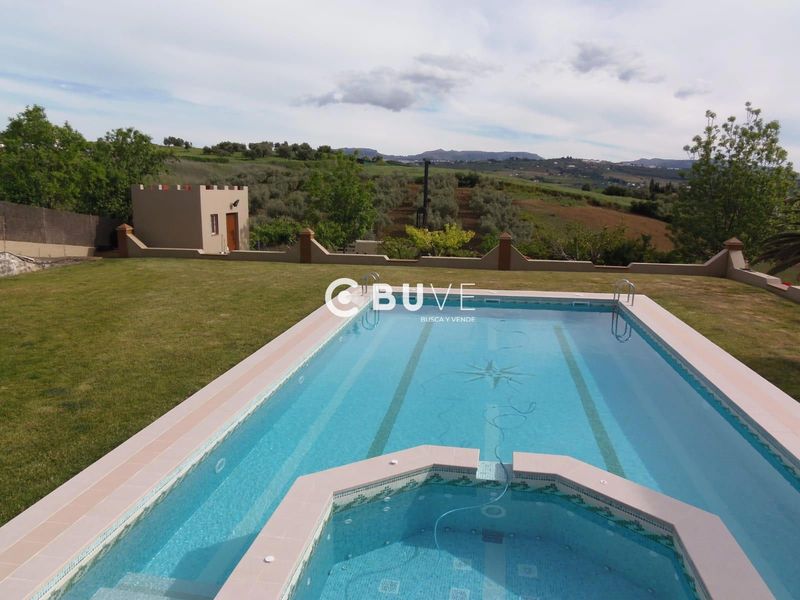 Chalet Independiente en venta Arriate, Málaga. Ref: 44211. BUVE.APP