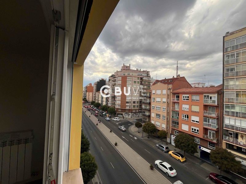Penthouse for sale León. Ref: 44236. BUVE.APP