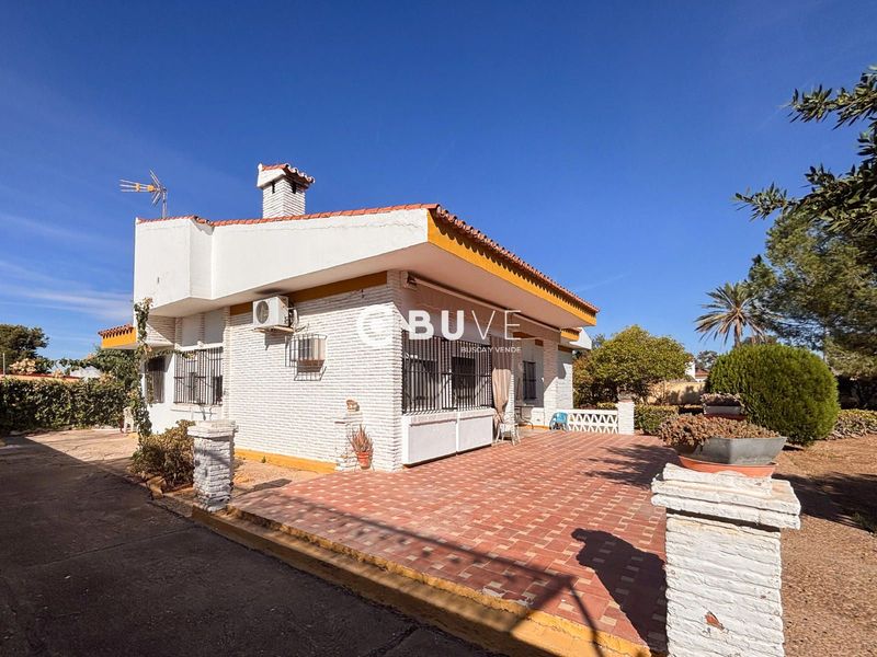 Xalet Independent en venda Carmona, Sevilla. Ref: 44497. BUVE.APP