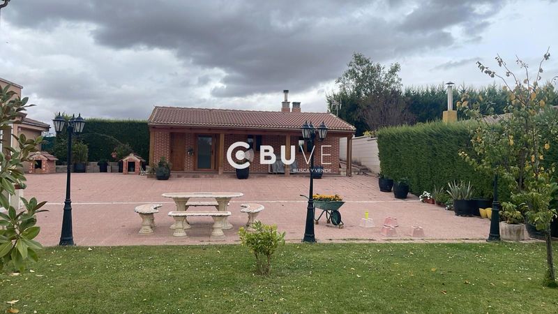 Chalet Independiente en venta Renedo De Esgueva, Valladolid. Ref: 44551. BUVE.APP