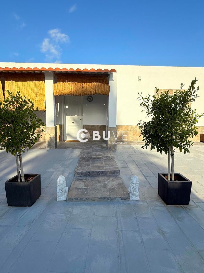 Xalet Independent en venda Utrera, Sevilla. Ref: 44563. BUVE.APP