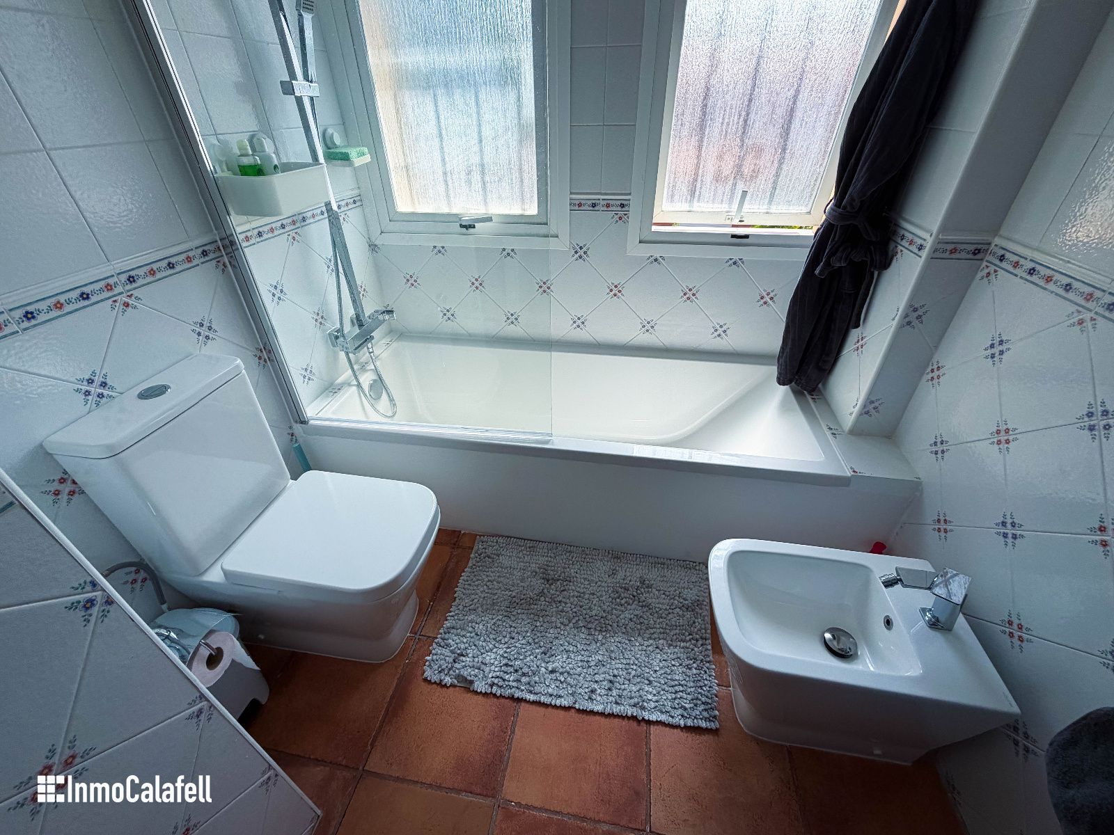 Badezimmer - 6-Zimmer-Villa mit Pool und Solarpaneelen