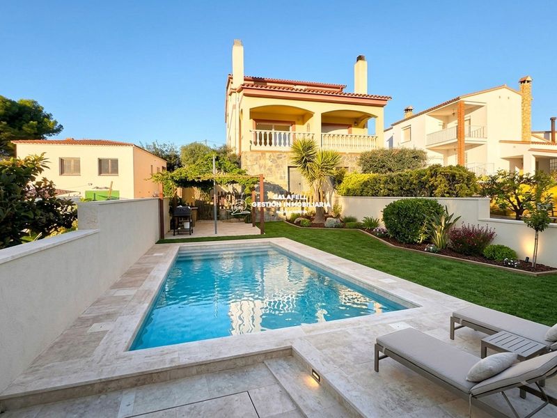Doppelhaushälfte zu verkaufen La Pobla de Montornes, Tarragona. Ref: 1393. Calafell Gestión Inmobiliaria