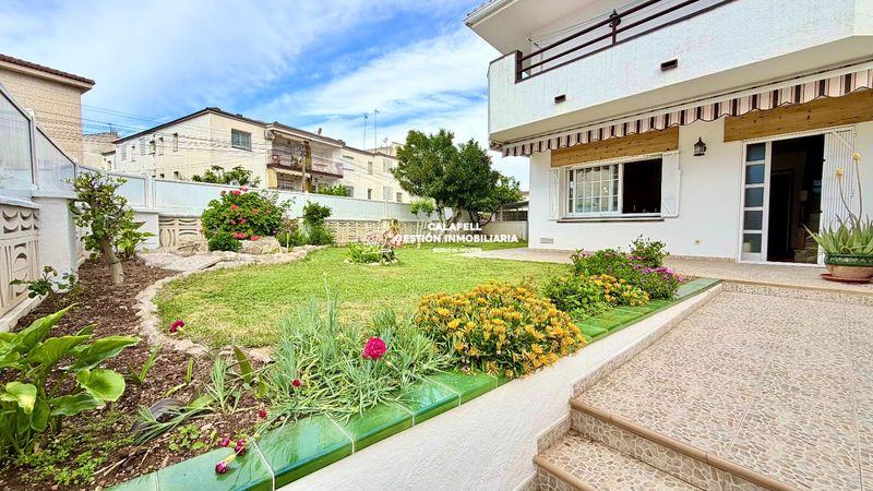 Adosado en esquina en venta Cunit, Tarragona. Ref: 1657. Calafell Gestión Inmobiliaria