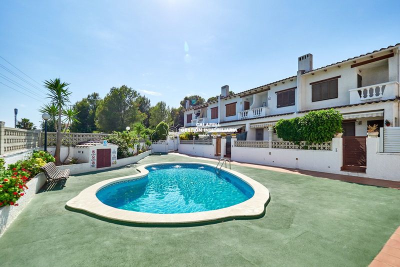 Adosado en esquina en venta El Vendrell, Tarragona. Ref: 1690. Calafell Gestión Inmobiliaria