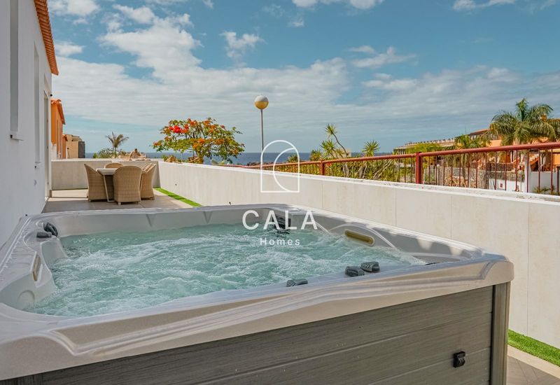 Casa en venta Amarilla Golf, Santa Cruz Tenerife. Ref: 1005. Cala Homes