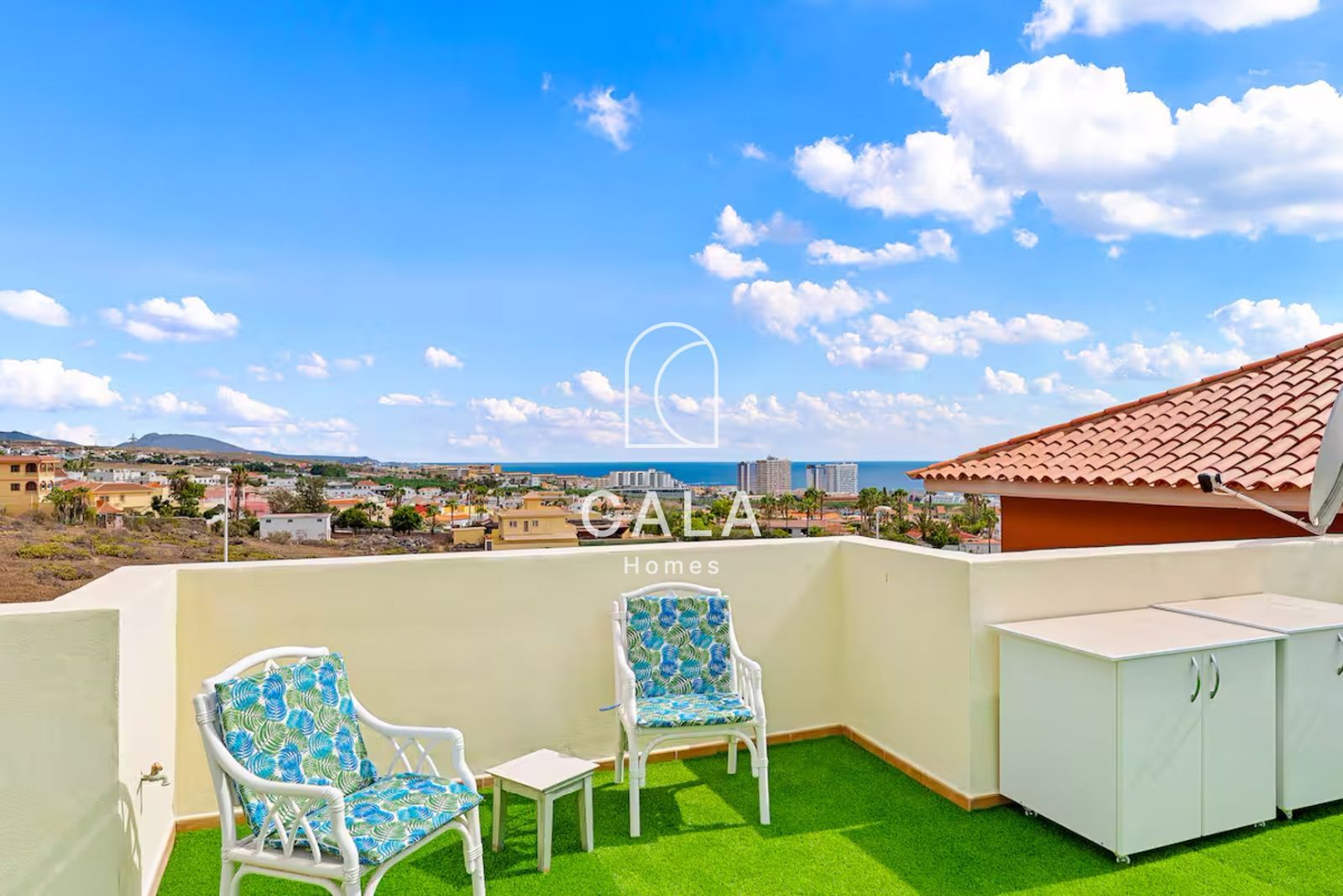 Ático Reformado con Terraza Panorámica en Callao Salvaje