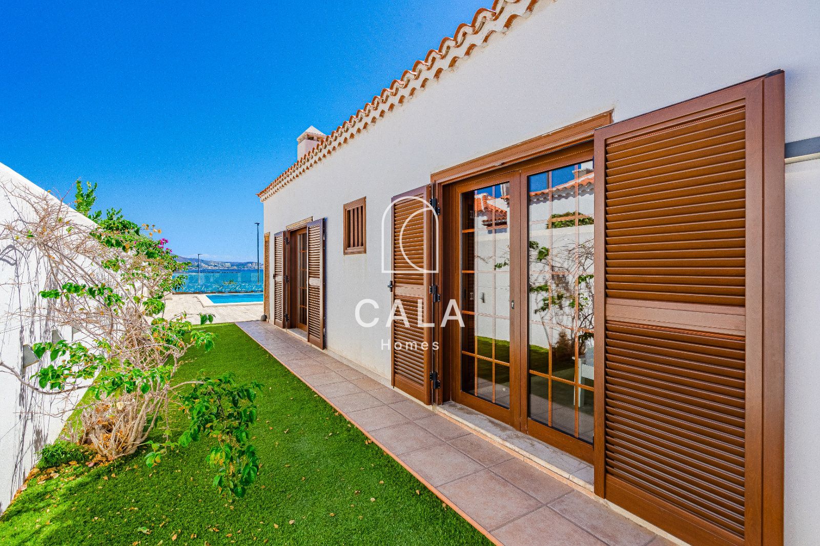 Exclusive Oceanfront Villa – La Caleta