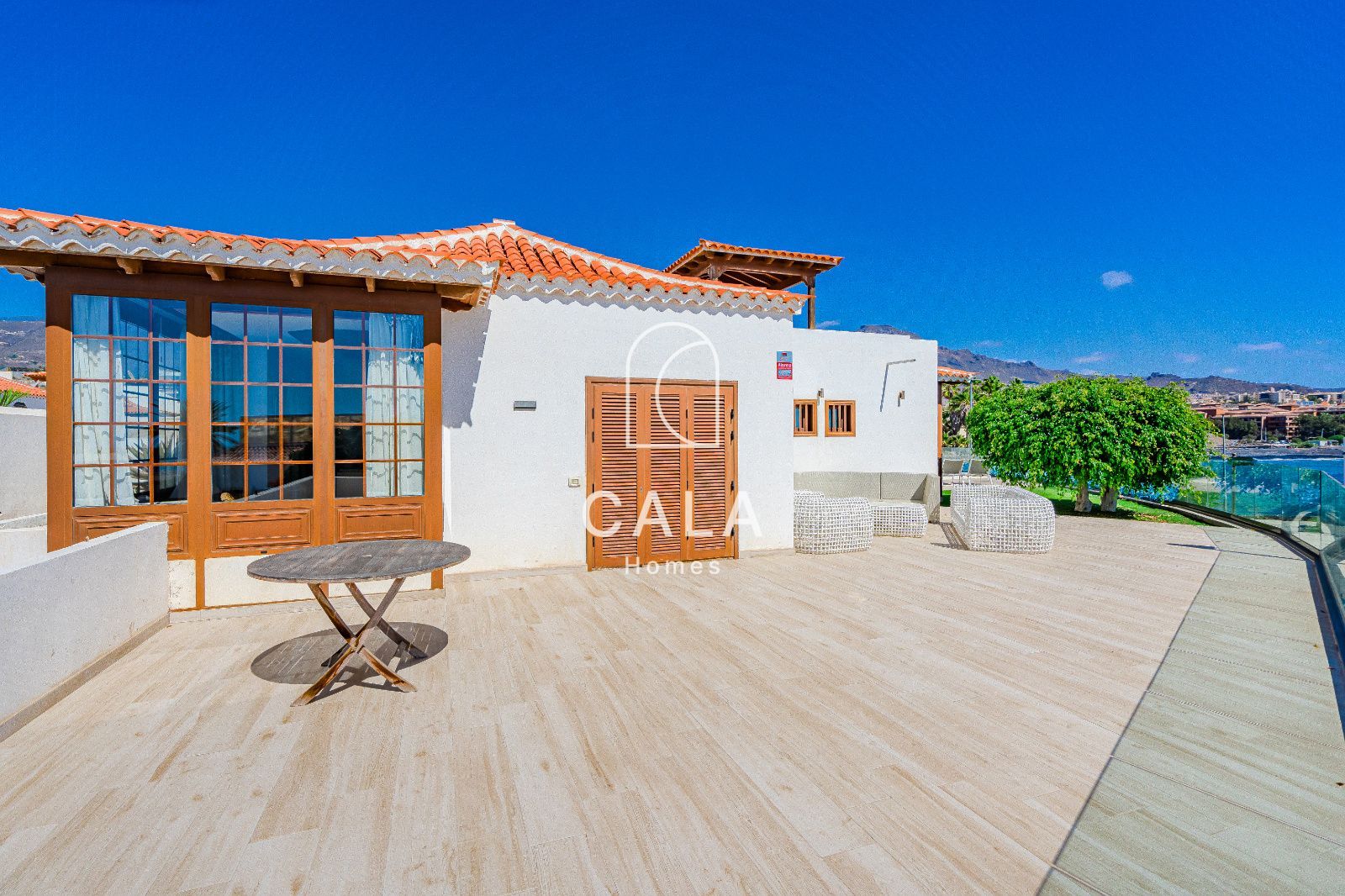 Exclusive Oceanfront Villa – La Caleta