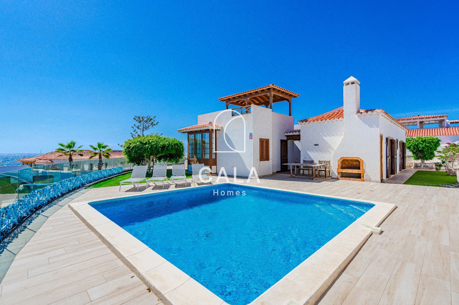 Exclusive Oceanfront Villa – La Caleta